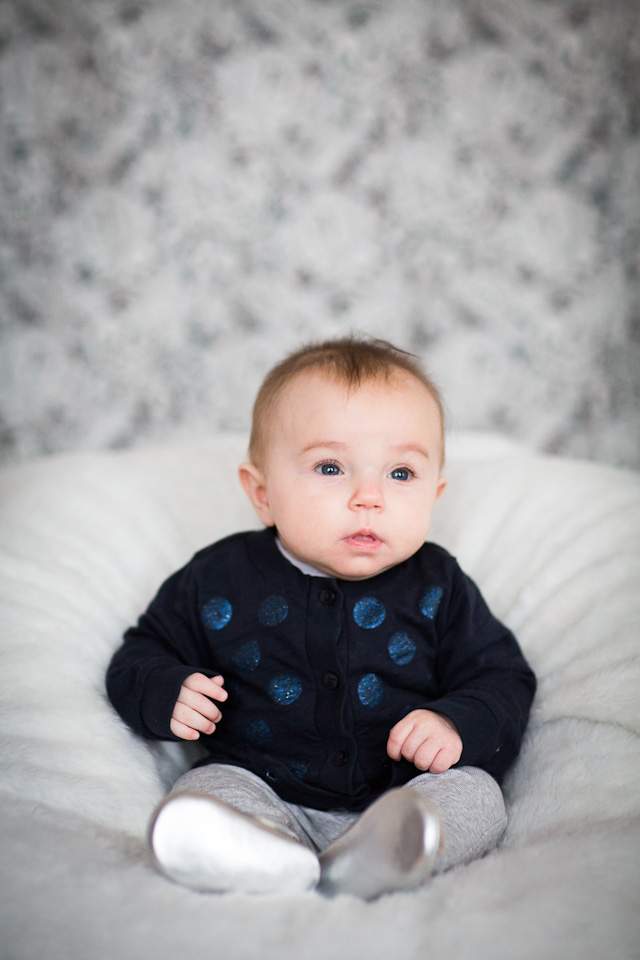 Outdoor winter family portrait photography by the best photographer in Buffalo and WNY, Jessica Ahrens Photography.