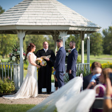 Wedding photos taken at Glen Oak in Amherst, NY by wedding photographer Jessica Ahrens.